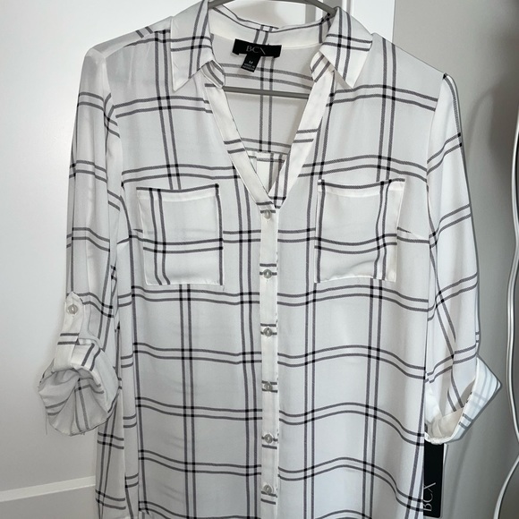 Medium White and Black Plaid BCX top - Picture 2 of 5